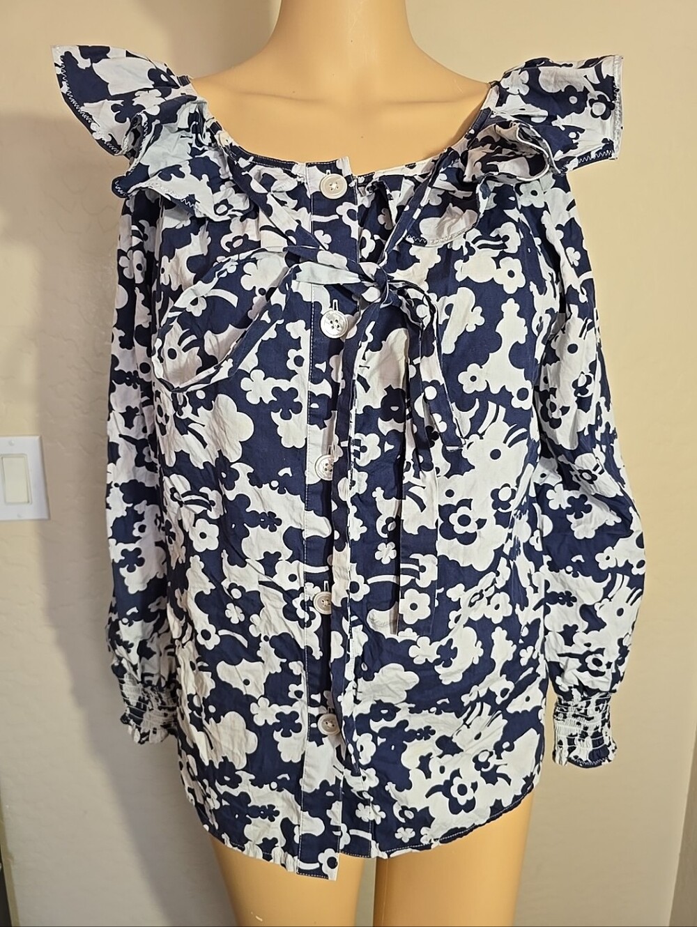 Marc Jacobs Women’s Navy and White Floral Ruffle Blouse Size 10